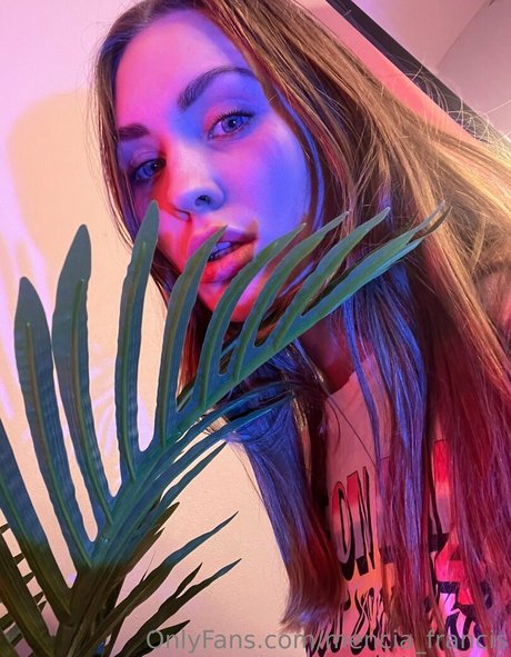 mencia francis star high quality pic