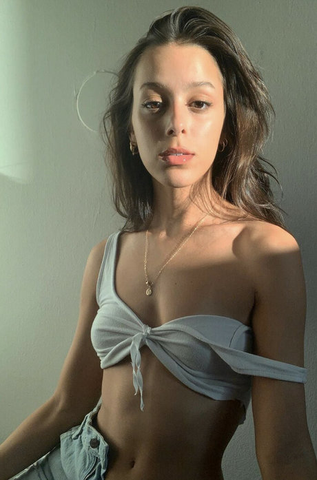 Izzybizzyspider adult model pics