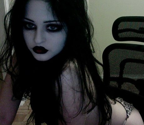 Bleachb0n3s sexy actress image