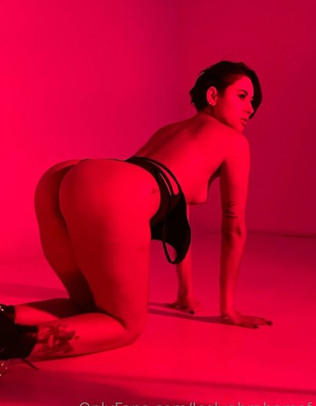 leslyabrahamof nude star image