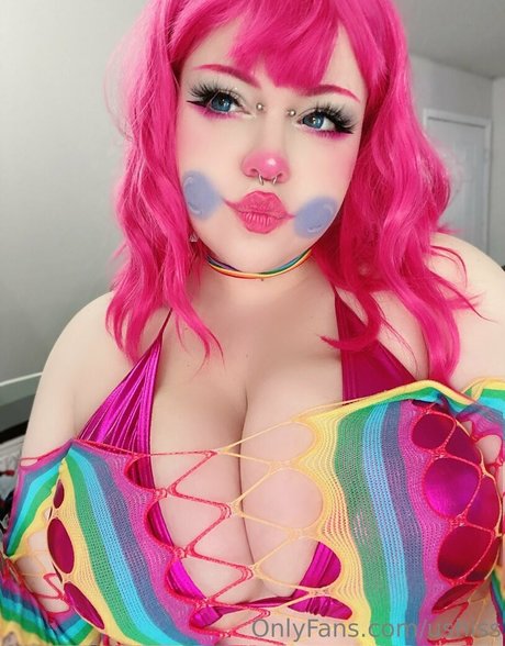 ushiss star nudes gallery