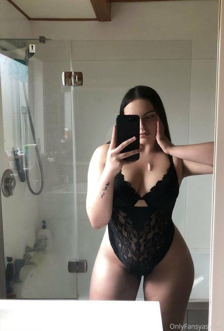 yaskavari erotic actress photo