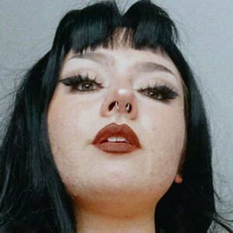 virghoe rising model beautiful photos