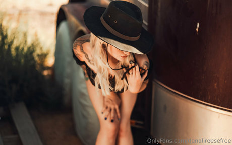 denalireesefree art actress img