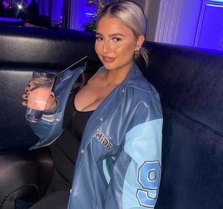 Elizabeth Taylor Profile pic