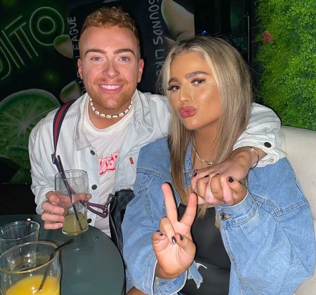 Elizabeth Taylor model hot galleries