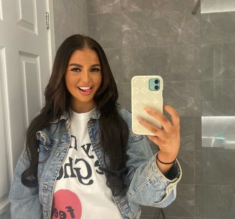 Elizabeth Taylor nudes star gallery