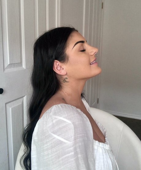 Jesy Lee Profile pic