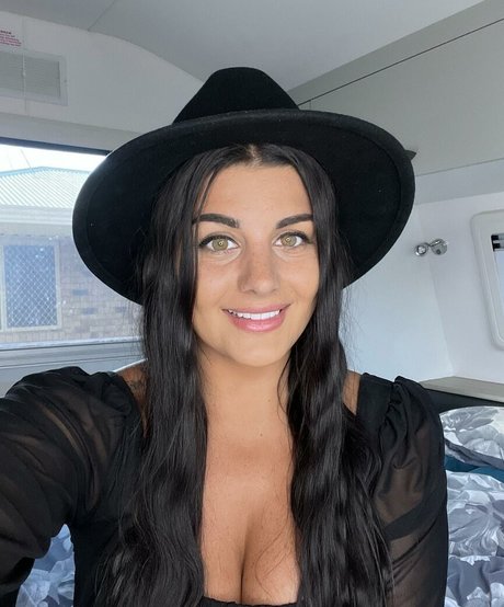 Jesy Lee star pornographic picture