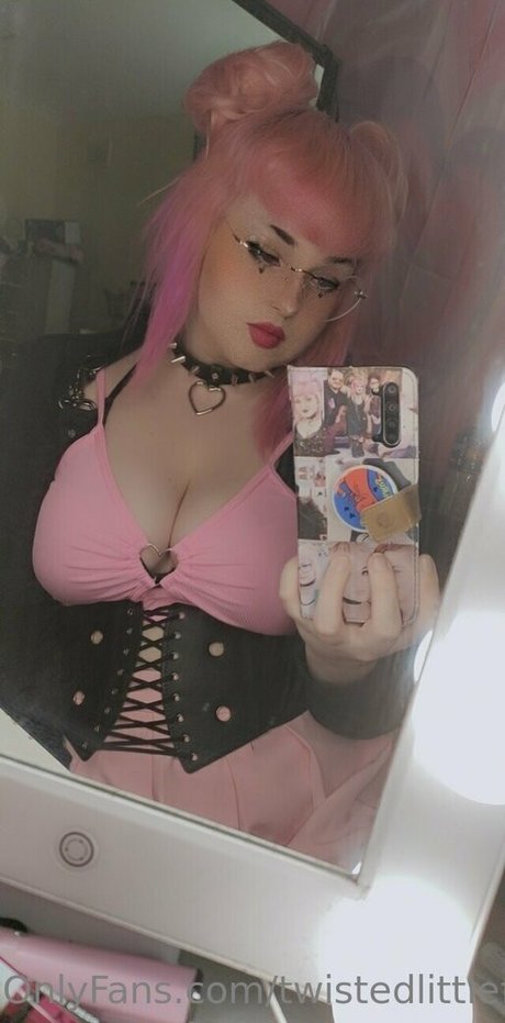 twistedlittlefree star pornographic photos