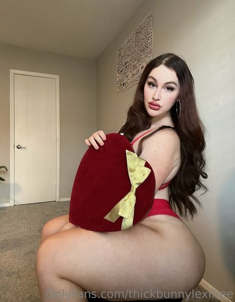 thickbunnylexifree pornstar top image