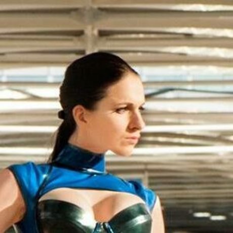 Tinchenrocks star nude photos