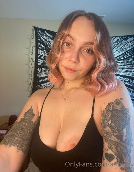 ariberry xxx actress pic