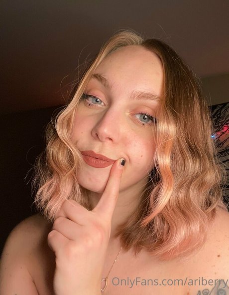 ariberry model xxx pic