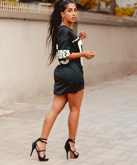 outdoor milf onlyfans art xxx image