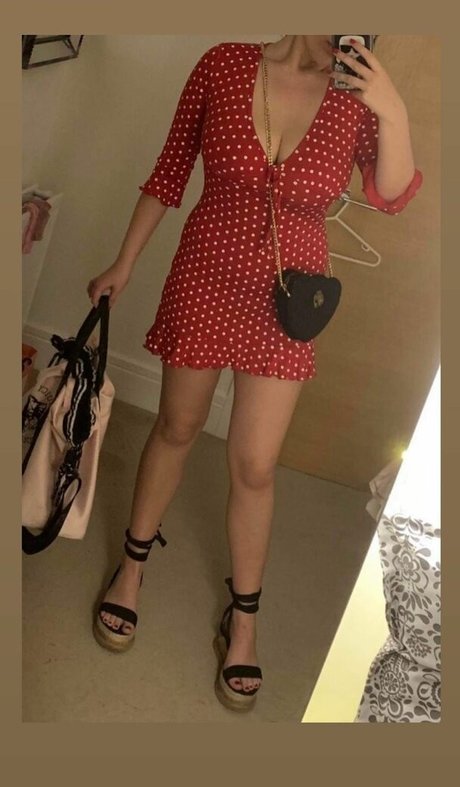 Simone Goodall model porn pics