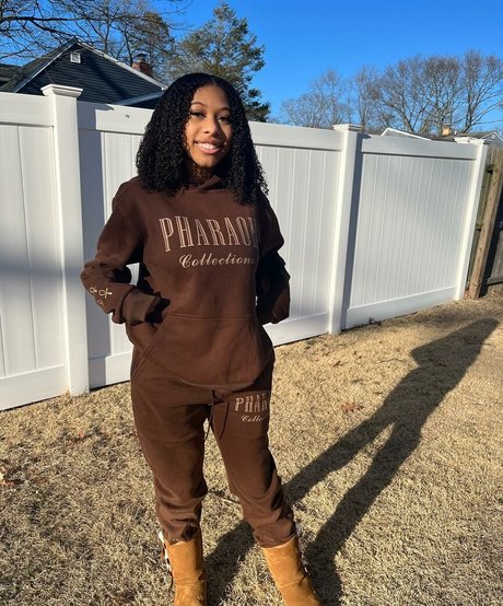 Elyse Rey model erotic picture