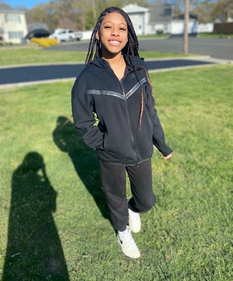 Elyse Rey star beautiful image