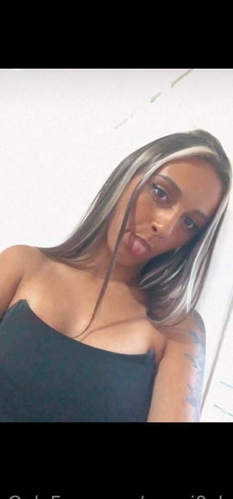 angui0ok hot actress photo