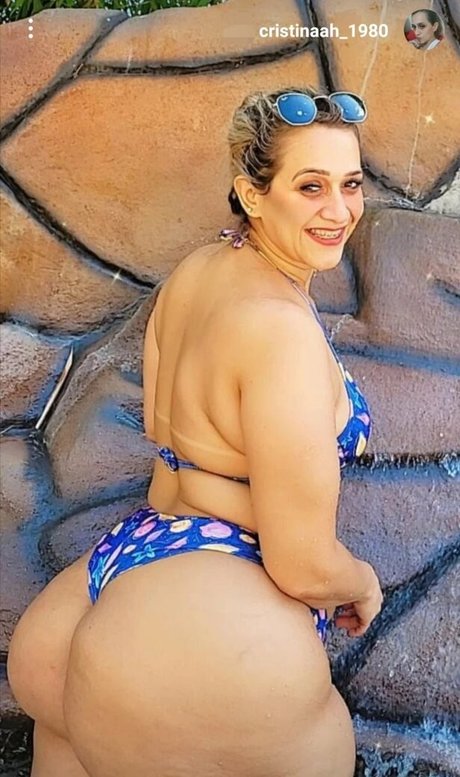 Helen Cristina hot model pics