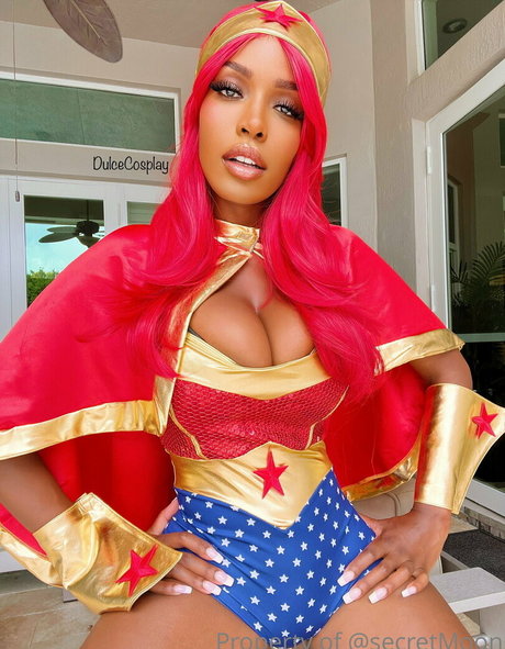 dulcecosplay model hot photos