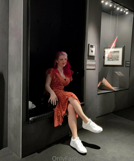 violetvarnfree naked pornstar pics