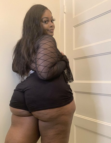 itsjuicytee model exclusive photos