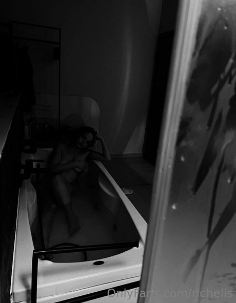 richelis pornstar naked images