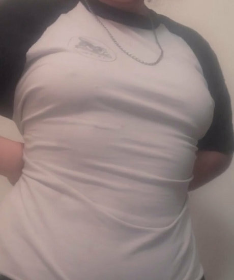 veryprettykittykat model erotic pics