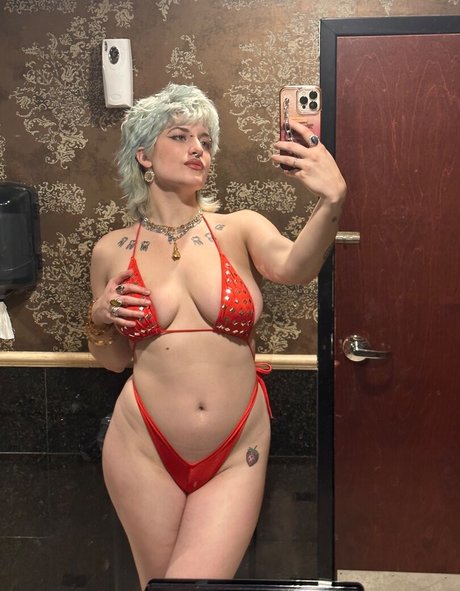 BillieGMcGehee beautiful actress pic