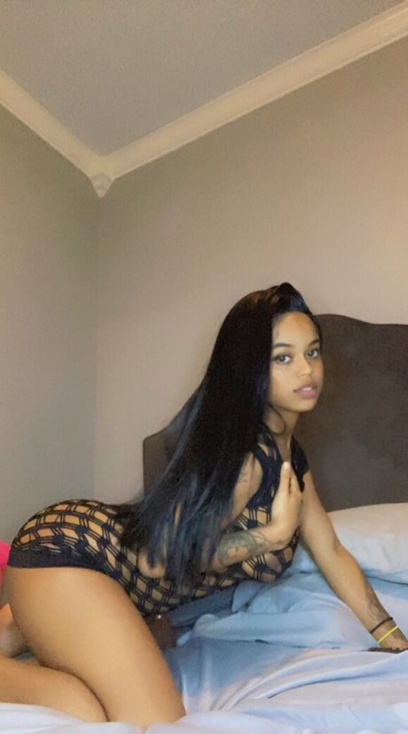 petitedoll23 pornstar erotic img