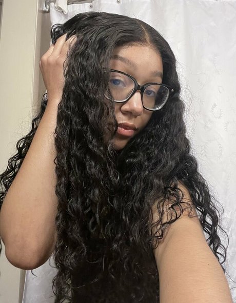 Caileneasely exclusive actress photos