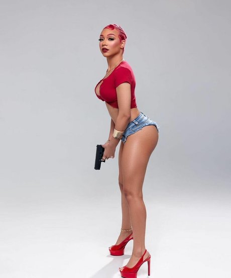 Caileneasely pornographic actress image