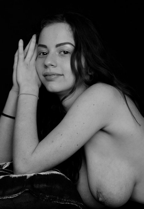 Luna Vera beautiful actress archive