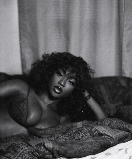 Yanjusofine pornstar exclusive photos