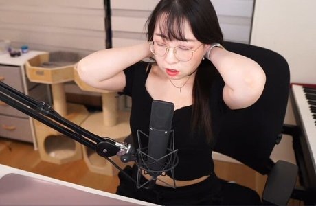 lolnatsumiii perfect model pictures