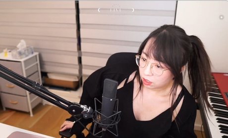 lolnatsumiii pornographic actress image