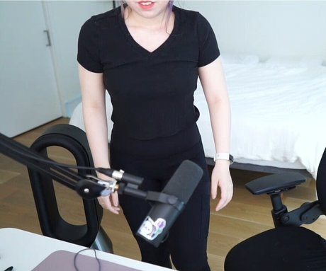 lolnatsumiii sexy pornstar picture