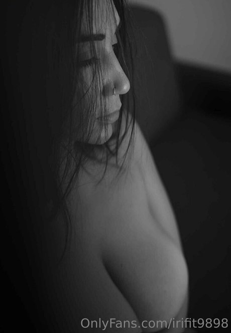 Andreea Irimescu star sexy photos