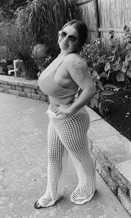 sexy mom onlyfans pretty images