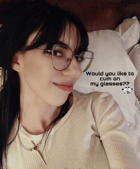 lilithlilian naked model pic