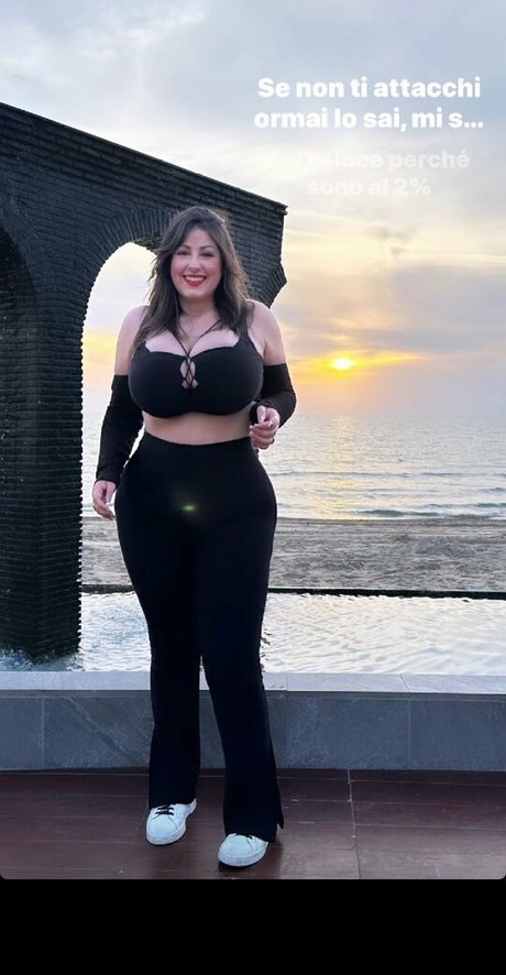 Jolanda Tummolillo adult star img