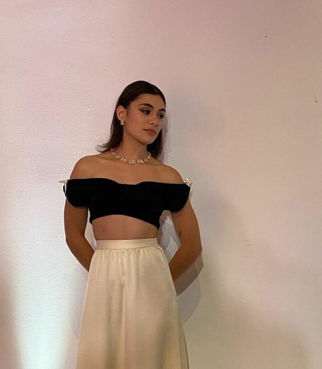 Yasmeen Fletcher model naked images