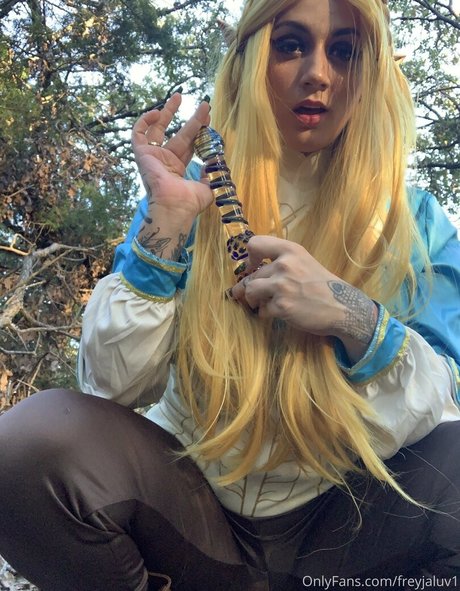 freyjaluv1 naked actress gallery