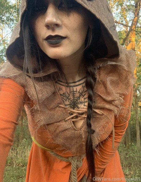 freyjaluv1 exclusive model pics