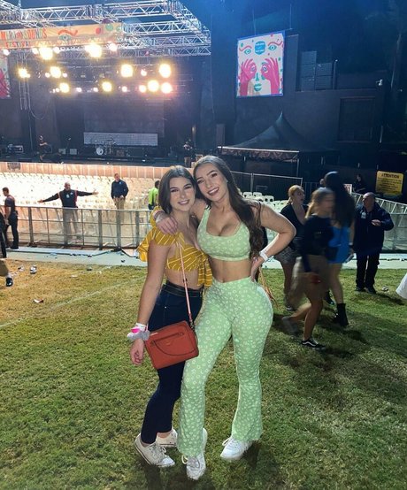 Molly Shield xxx model photo