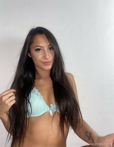 mishelgomezmodel hot actress picture