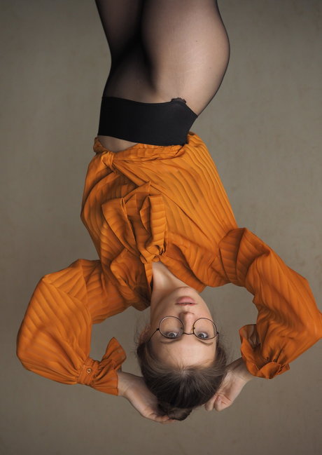 Anyutamoor nude actress img