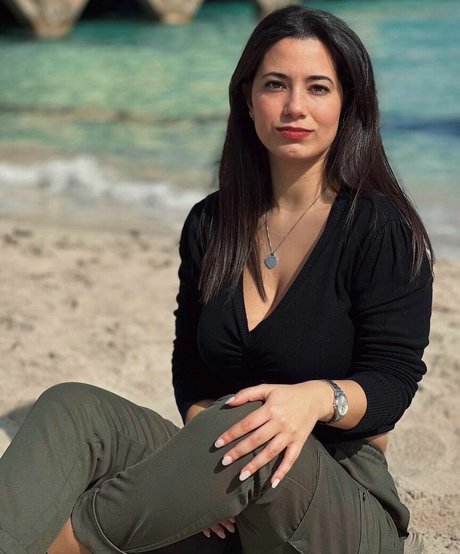 Paola Arena star erotic image