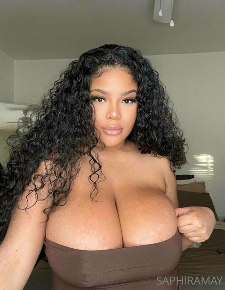 saphiramay star hot image